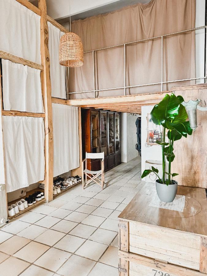 Privada, Casa Compartida Con Pareja Private Room, Shared House With A Couple * Barcellona