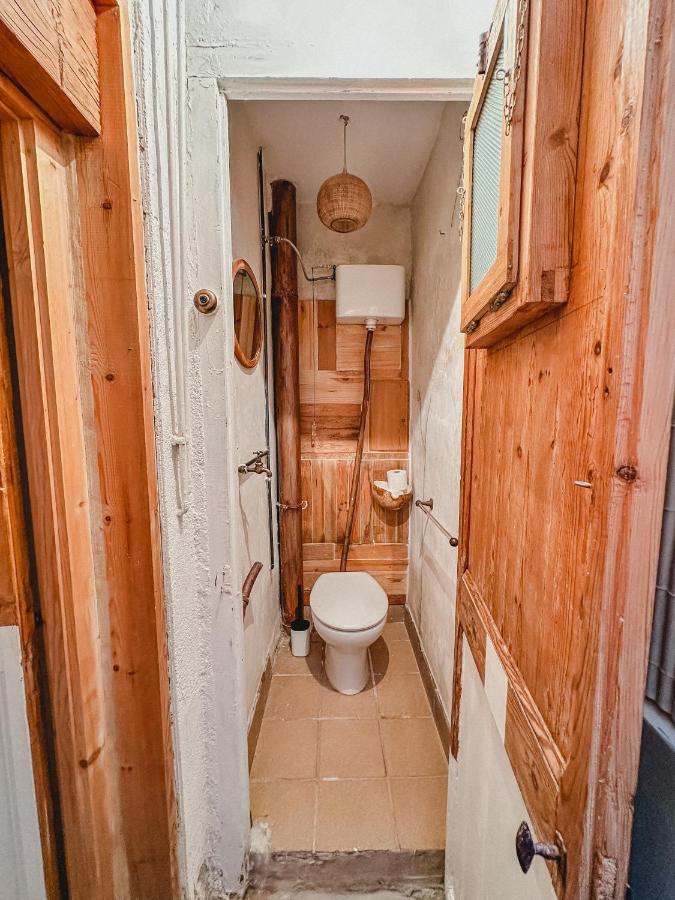 Privada, Casa Compartida Con Pareja Private Room, Shared House With A Couple Barcellona